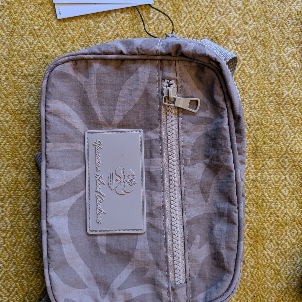 Stylish Beige Crossbody Bag - Picture 2 of 3